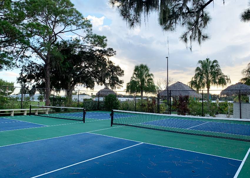 35 Kingsport Ave a Palmetto, FL Mobile or Manufactured Home for Sale